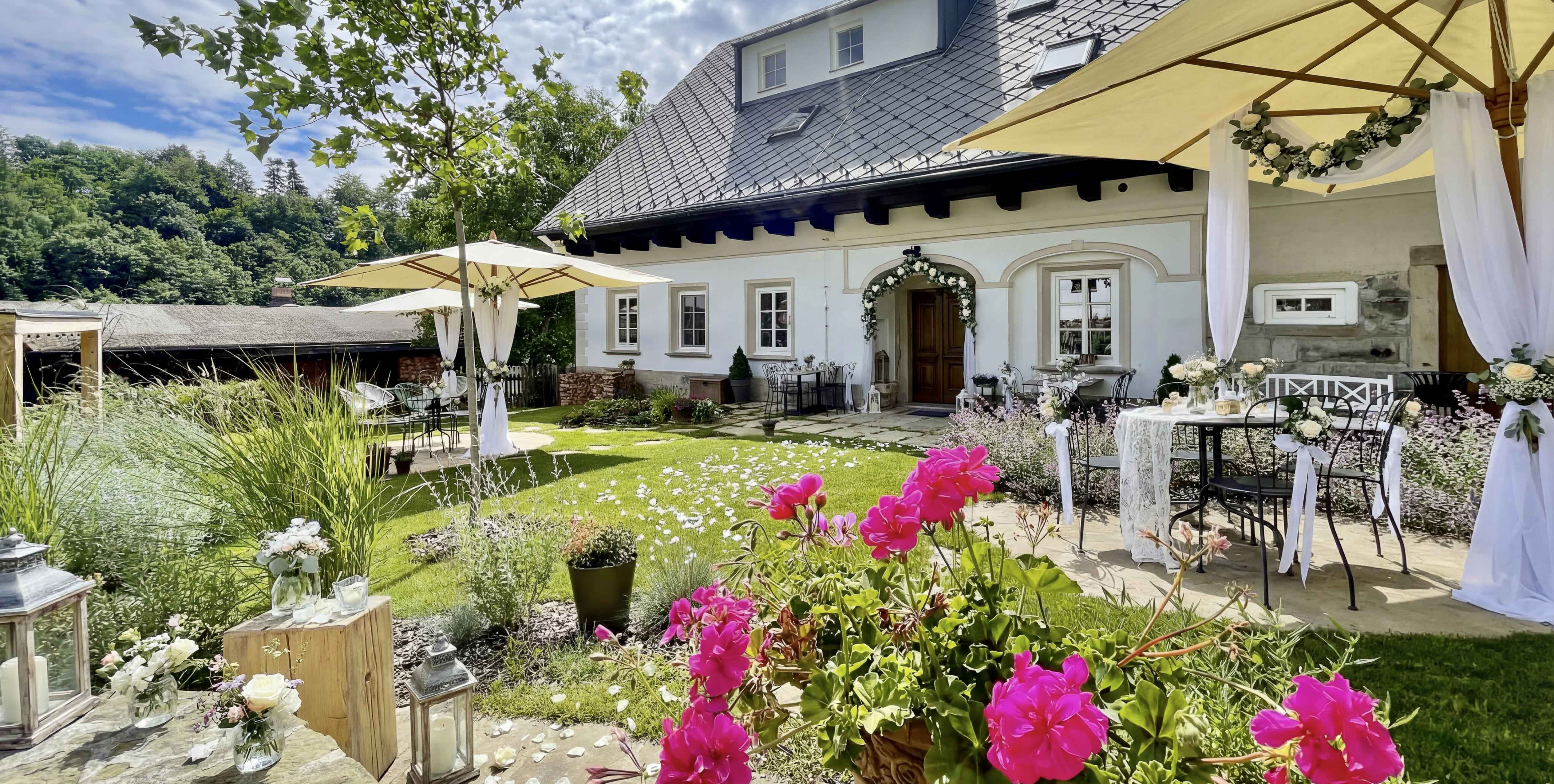 Dvůr Haniš - prostor, 